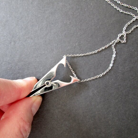 ZOPPINI Stainless Steel Pendant Necklace Heart Cutout Clothespin - Picture 14 of 16